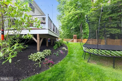 Exterior - 7303 Yates Ct, Mclean, VA 22101 photo 4 of 5