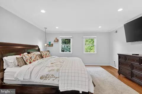 Bedroom - 7303 Yates Ct, Mclean, VA 22101 photo 3 of 5