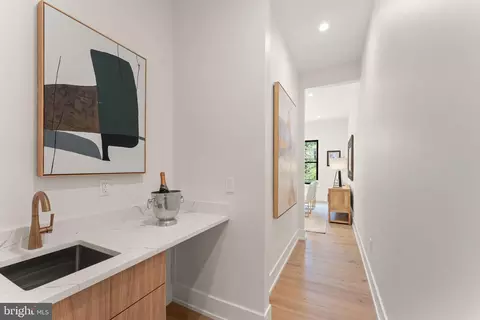 1915 Great Falls St, Mclean, VA 22101 photo 11