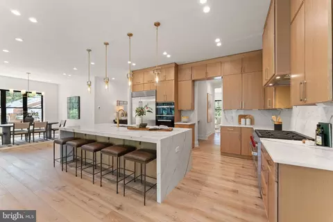 1915 Great Falls St, Mclean, VA 22101 photo 13