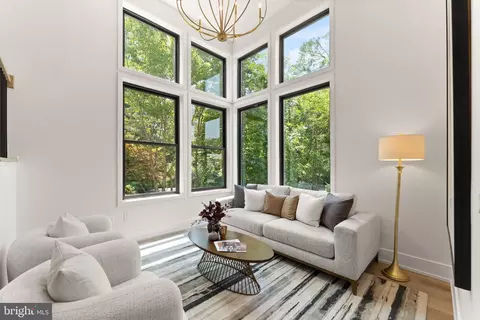 1915 Great Falls St, Mclean, VA 22101 photo 6