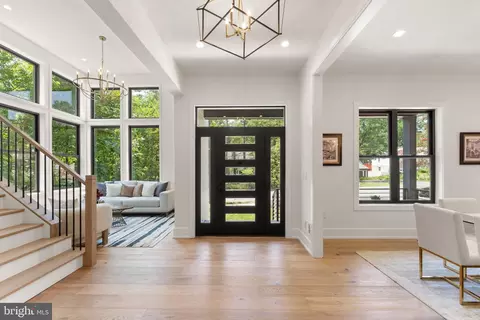1915 Great Falls St, Mclean, VA 22101 photo 5