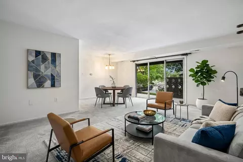 204 Park Terrace Ct SE #25, Vienna, VA 22180