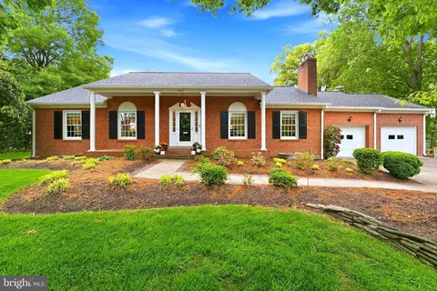 1905 Wakefield St, Alexandria, VA 22308