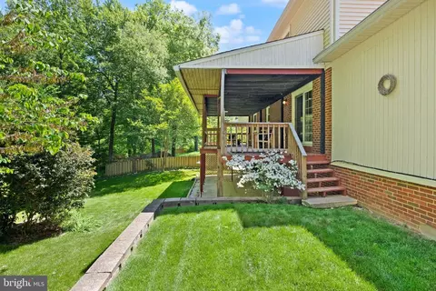 Exterior - 7137 Game Lord Dr, Springfield, VA 22153 photo 10 of 12