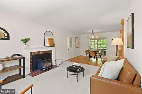 Living - 7137 Game Lord Dr, Springfield, VA 22153 photo 3 of 8