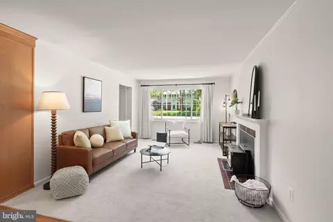 Living - 7137 Game Lord Dr, Springfield, VA 22153 photo 1 of 8
