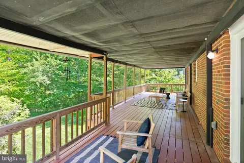 Exterior - 7137 Game Lord Dr, Springfield, VA 22153 photo 5 of 12