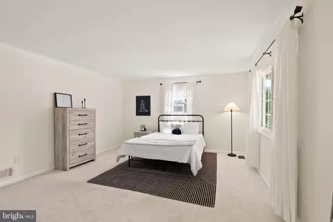 Bedroom - 7137 Game Lord Dr, Springfield, VA 22153 photo 3 of 12
