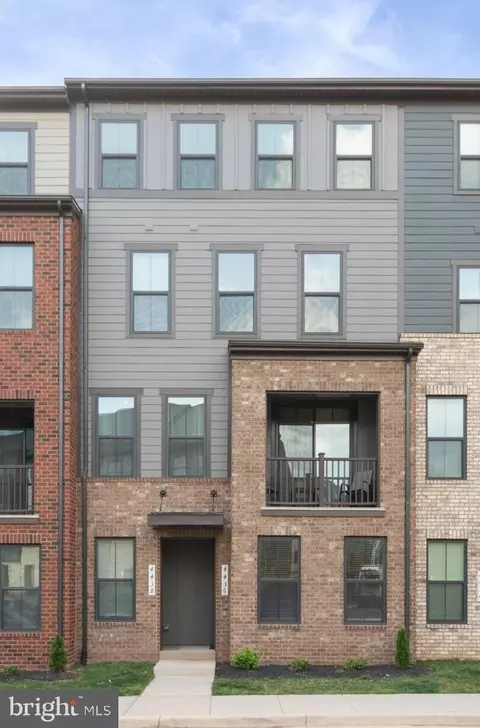 4436 Field Gate Ln #155, Chantilly, VA 20151
