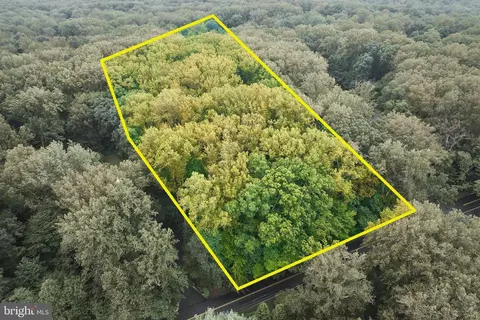 9113 Jeffery Rd, Great Falls, VA 22066