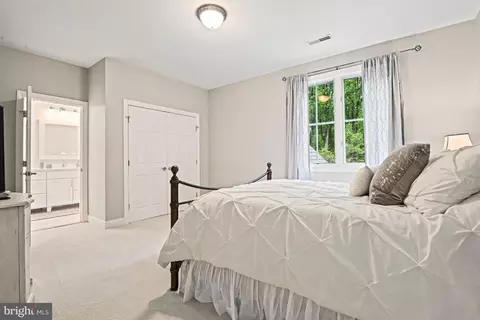 Bedroom - 1109 Nielson Ct, Mclean, VA 22102 photo 8 of 10