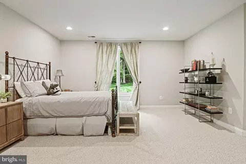 Bedroom - 1109 Nielson Ct, Mclean, VA 22102 photo 9 of 10