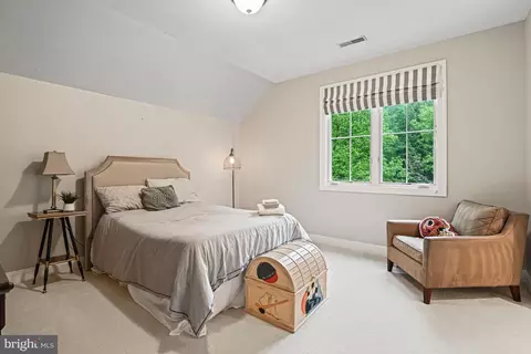 Bedroom - 1109 Nielson Ct, Mclean, VA 22102 photo 5 of 10