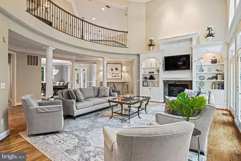 Living - 1109 Nielson Ct, Mclean, VA 22102 photo 4 of 7