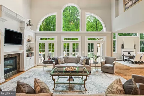 Living - 1109 Nielson Ct, Mclean, VA 22102 photo 3 of 7