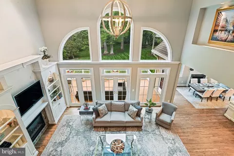 Living - 1109 Nielson Ct, Mclean, VA 22102 photo 5 of 7
