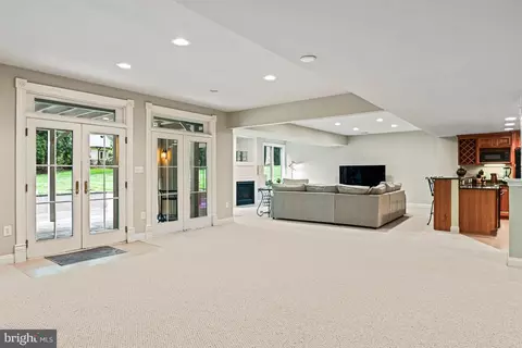 Living - 1109 Nielson Ct, Mclean, VA 22102 photo 7 of 7