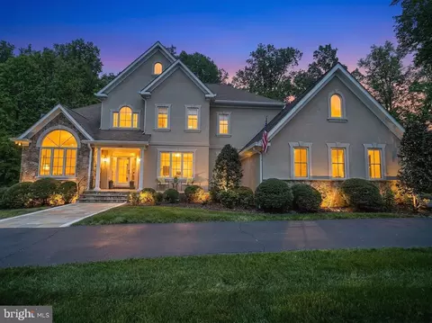 1109 Nielson St, Mclean, VA 22102