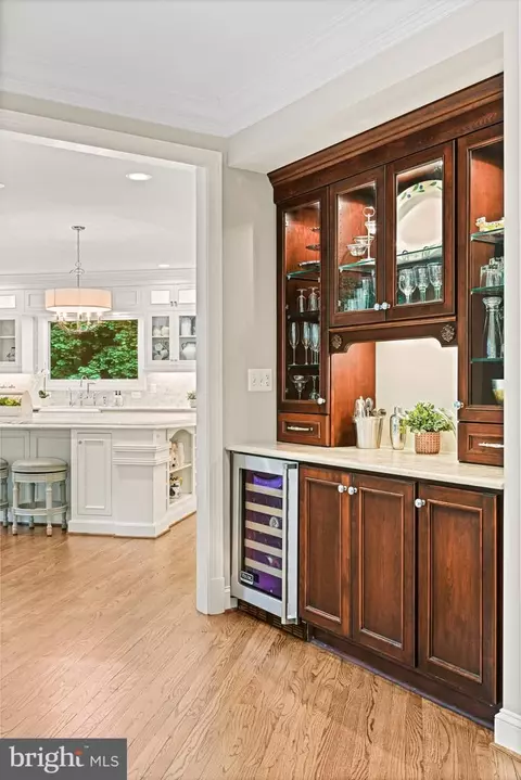 Kitchen - 1109 Nielson Ct, Mclean, VA 22102 photo 9 of 11