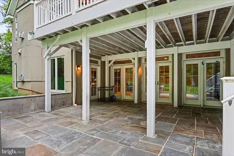 Exterior - 1109 Nielson Ct, Mclean, VA 22102 photo 6 of 11