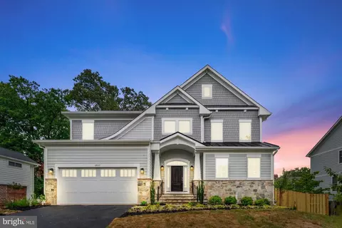 505 Glyndon St NE, Vienna, VA 22180