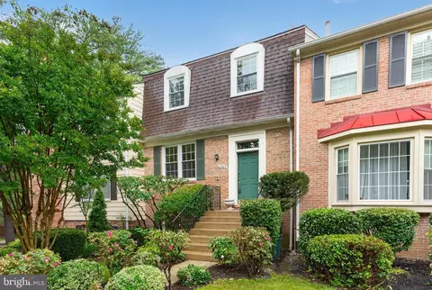 7503 Amesbury Ct, Alexandria, VA 22315