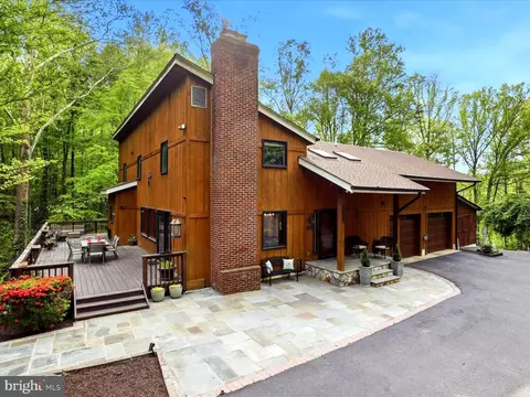 11930 Henderson Rd, Clifton, VA 20124