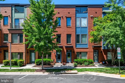 2944 Stella Blue Ln, Fairfax, VA 22031