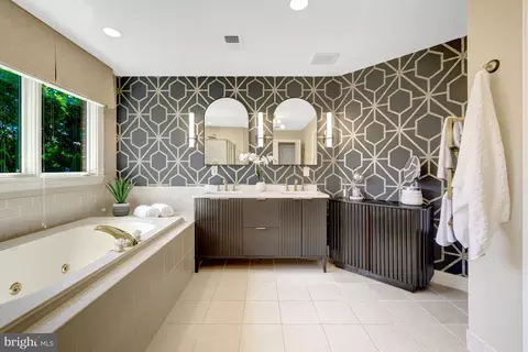 Bath - 1387 Cameron Heath Dr, Reston, VA 20194 photo 2 of 9
