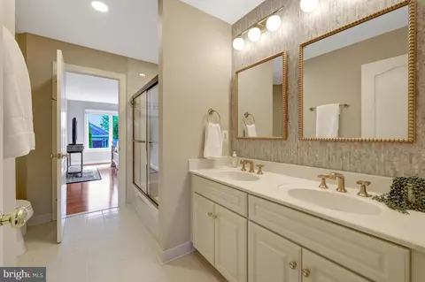 Bath - 1387 Cameron Heath Dr, Reston, VA 20194 photo 7 of 9
