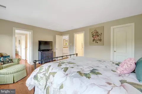 Bedroom - 1387 Cameron Heath Dr, Reston, VA 20194 photo 5 of 8