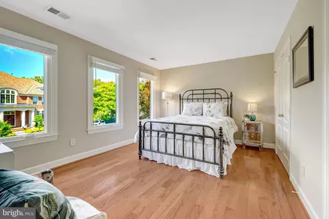 Bedroom - 1387 Cameron Heath Dr, Reston, VA 20194 photo 6 of 8