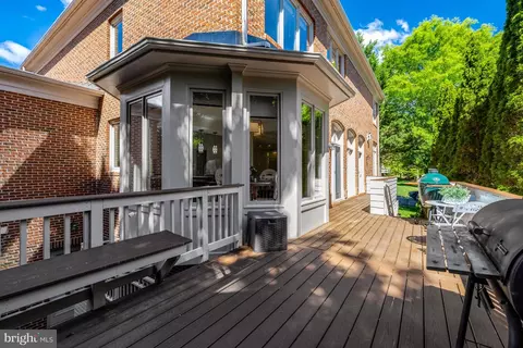 Exterior - 1387 Cameron Heath Dr, Reston, VA 20194 photo 9 of 11