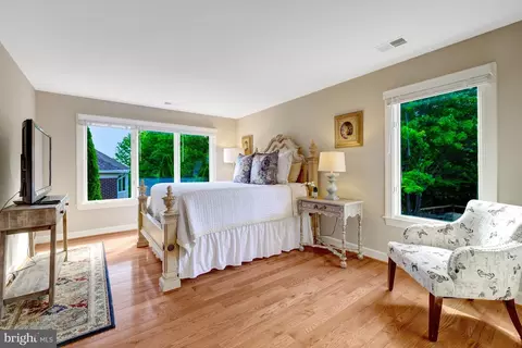 Bedroom - 1387 Cameron Heath Dr, Reston, VA 20194 photo 4 of 8