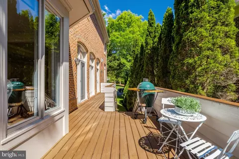 Exterior - 1387 Cameron Heath Dr, Reston, VA 20194 photo 8 of 11