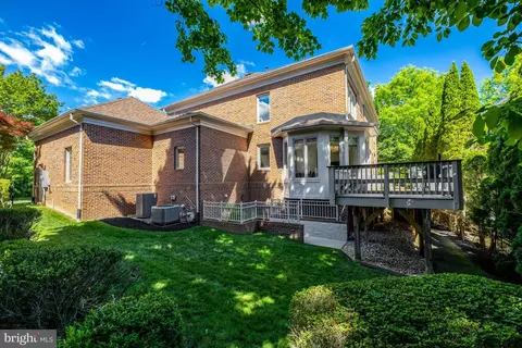 Exterior - 1387 Cameron Heath Dr, Reston, VA 20194 photo 7 of 11