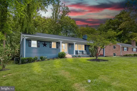 4324 Jackson Pl, Alexandria, VA 22309
