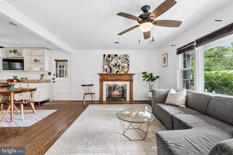 4324 Jackson Pl, Alexandria, VA 22309
