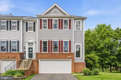 13057 Harvest Pl, Clifton, VA 20124