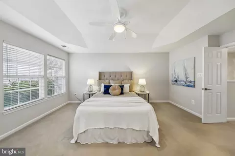 Bedroom - 2625 Tarleton Corner Dr, Herndon, VA 20171 photo 8 of 10