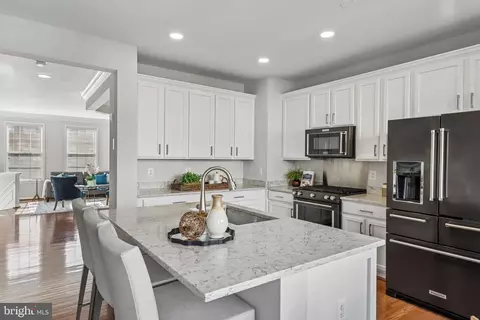 Kitchen - 2625 Tarleton Corner Dr, Herndon, VA 20171 photo 4 of 7