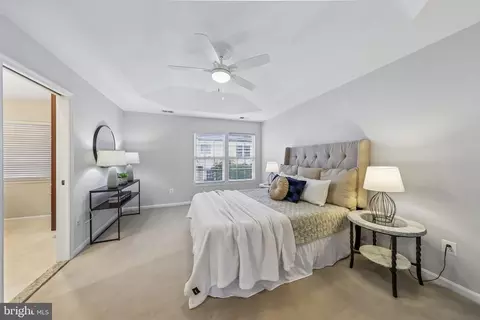 Bedroom - 2625 Tarleton Corner Dr, Herndon, VA 20171 photo 7 of 10