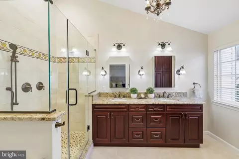 Bath - 2625 Tarleton Corner Dr, Herndon, VA 20171 photo 4 of 8