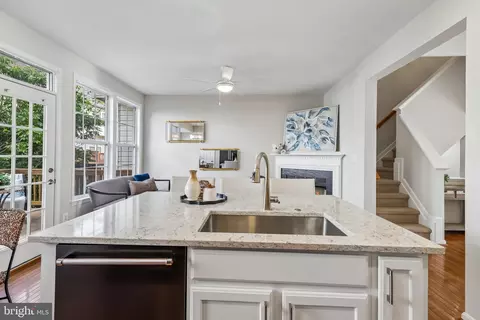 Kitchen - 2625 Tarleton Corner Dr, Herndon, VA 20171 photo 2 of 7