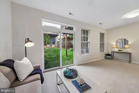 Living - 2625 Tarleton Corner Dr, Herndon, VA 20171 photo 3 of 3