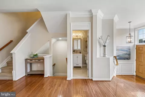 Entry Way - 2625 Tarleton Corner Dr, Herndon, VA 20171 photo 2 of 6