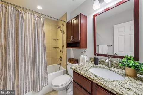 Bath - 2625 Tarleton Corner Dr, Herndon, VA 20171 photo 1 of 8