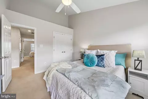 Bedroom - 2625 Tarleton Corner Dr, Herndon, VA 20171 photo 2 of 10