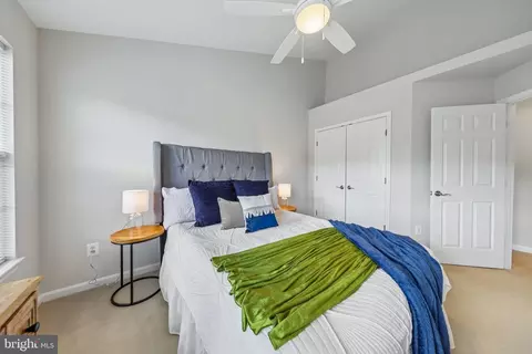 Bedroom - 2625 Tarleton Corner Dr, Herndon, VA 20171 photo 5 of 10